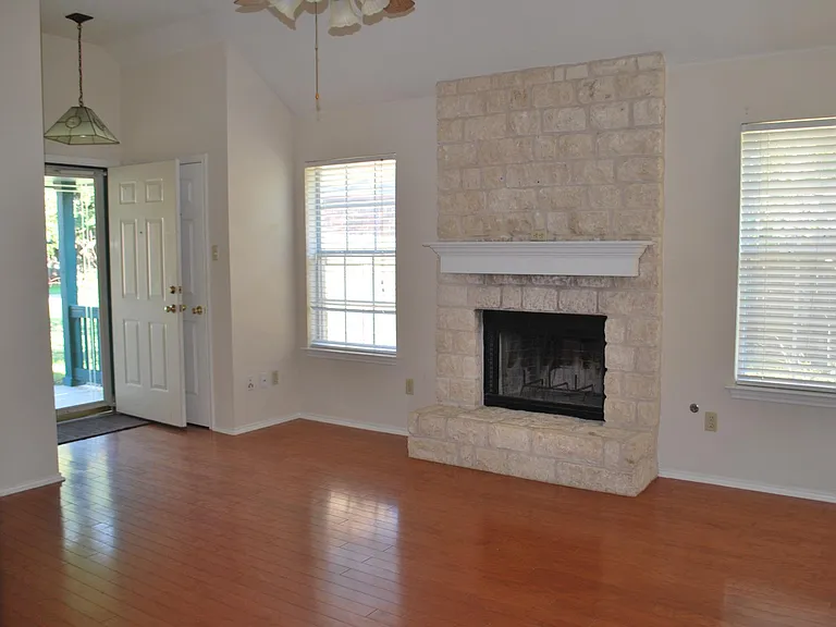 1306 Cimarron Cv — Photo 13
