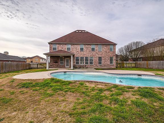 5th image of 108 Silver Lace Ln