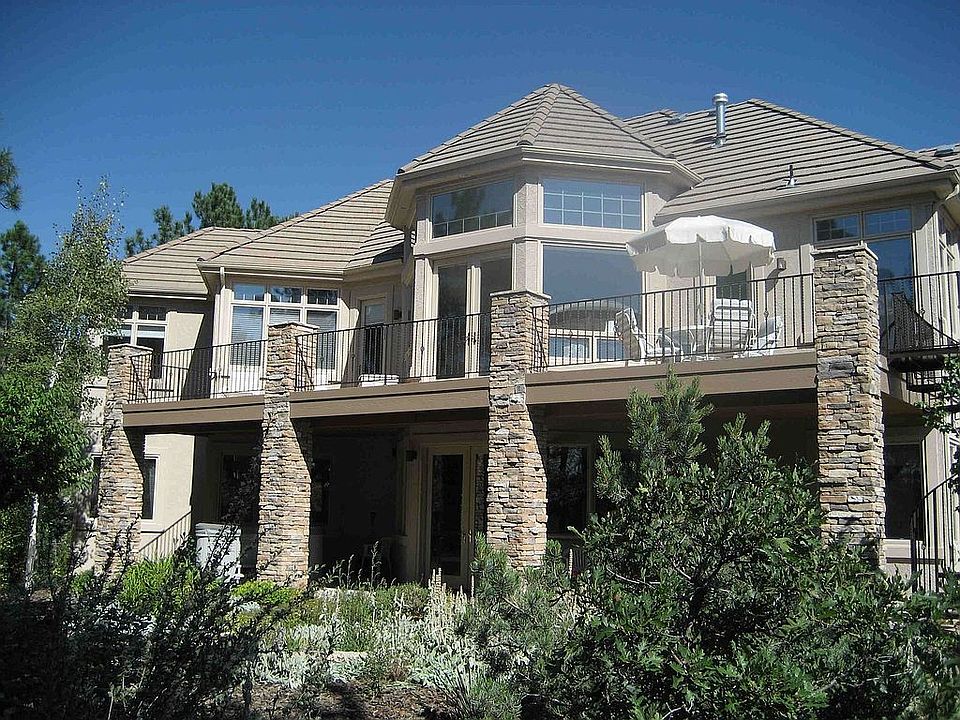 2nd image of 159 Glengarry Pl