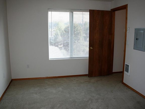 4th image of 8601 NE 27th Cir APT C
