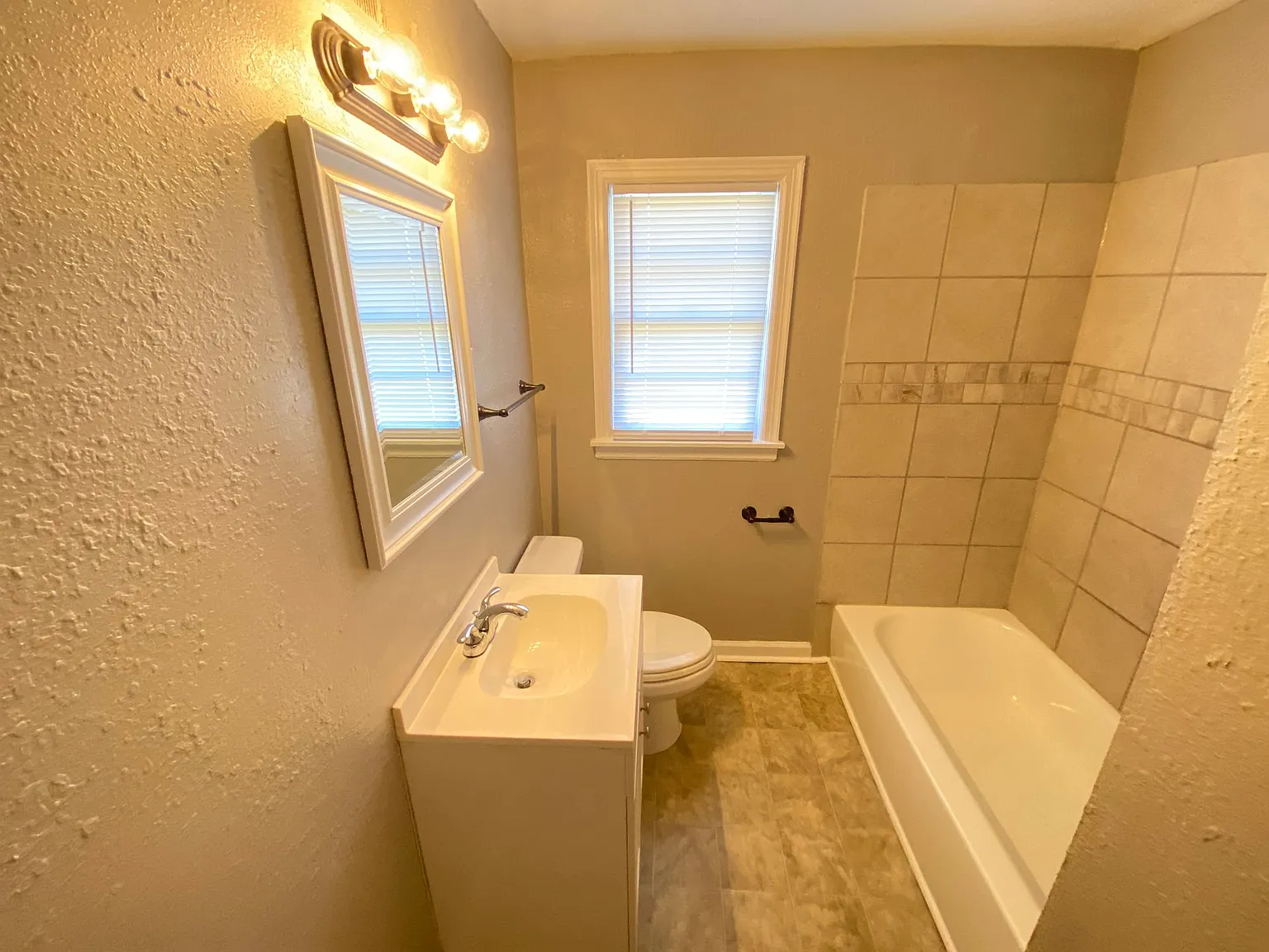 1990 Pamela Dr — Photo 4