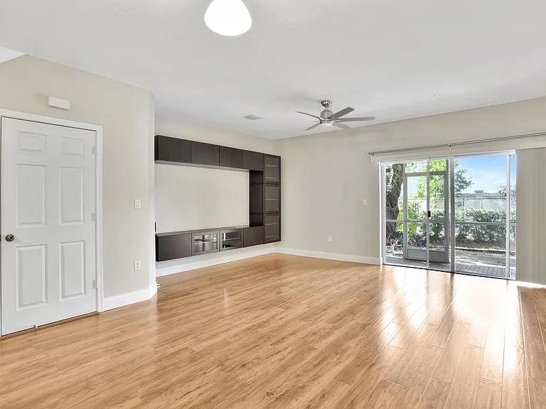 6527 Catalina Ln — Photo 11