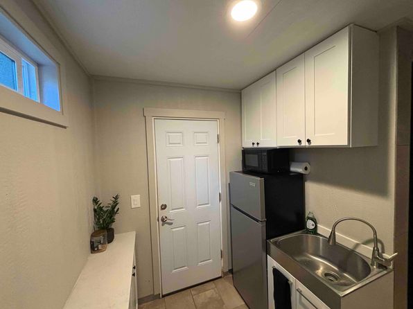 2213 S Dorothy Ave #B