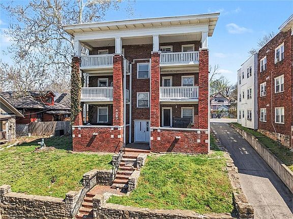 4th image of 4009-4015 Charlotte St