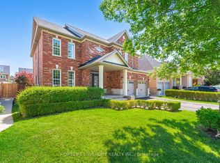 11 Fontainebleu Rd, Brampton, ON L6P 1Z1