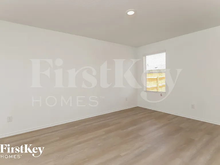 10643 Erinita Way — Photo 13