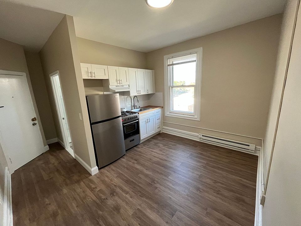 2nd image of 890 N 23rd St APT 3F