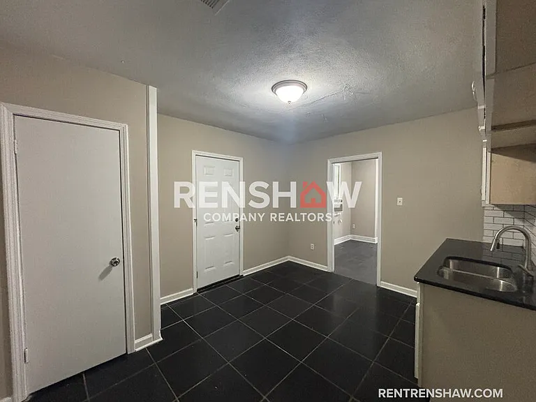 753 Lipford St — Photo 6