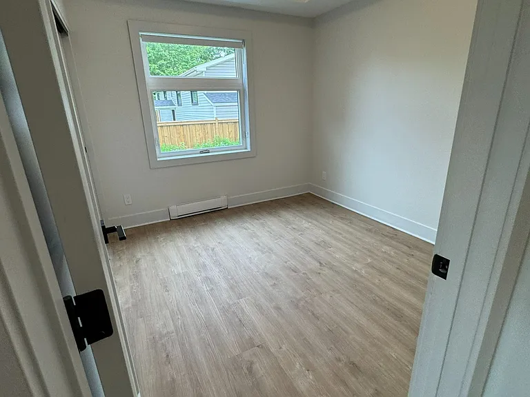 55 Drummond St E #104 — Photo 6