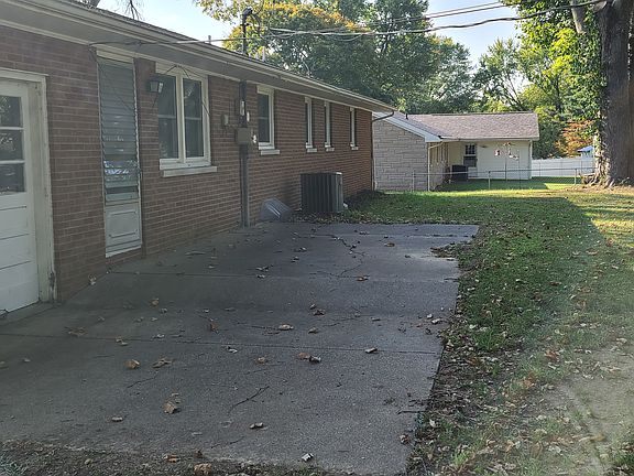 4th image of 113 S Broadview Circle Dr
