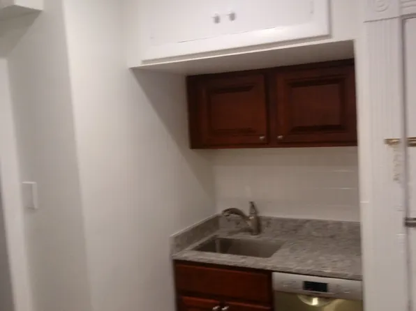 4 Garden Ct, Boston, MA