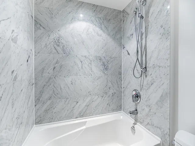 350 Wellington St W #M08 — Photo 19