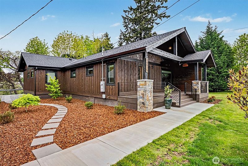 3rd image of 14915 80th Street E