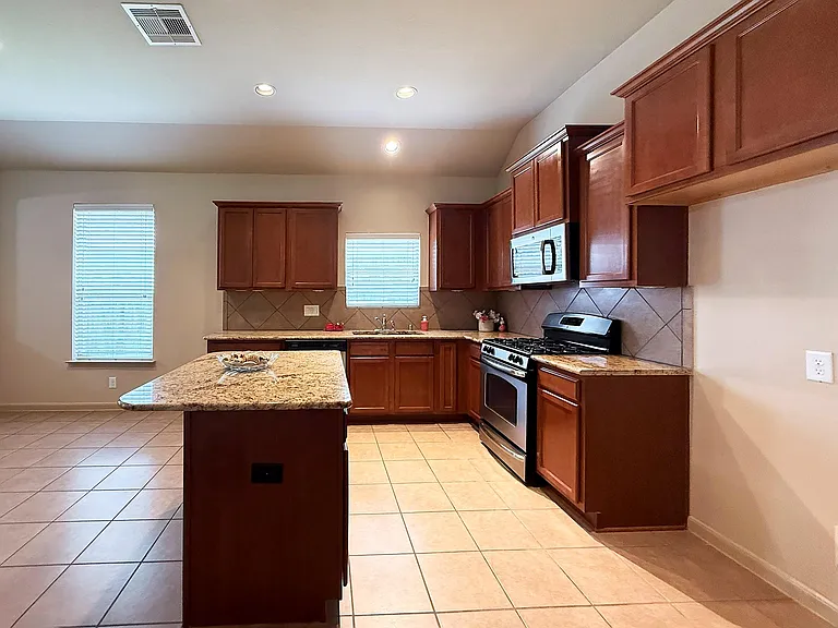 24510 Avellino Ct — Photo 7