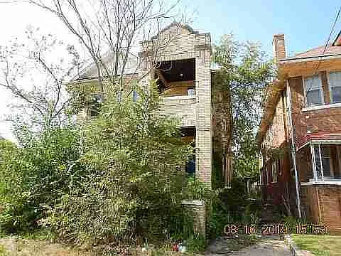 2698 Calvert