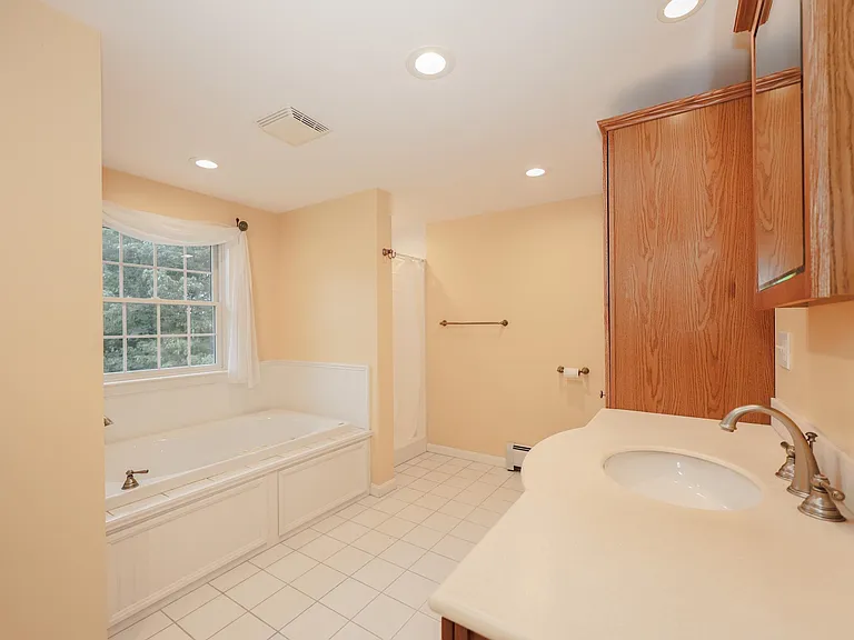 55 Holbrook Hill Rd — Photo 40