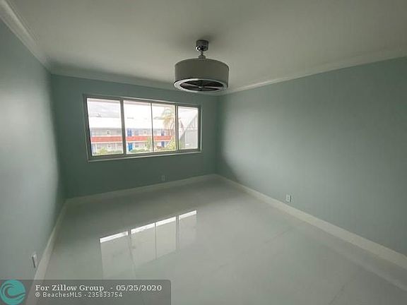4th image of 3220 Bayview Dr