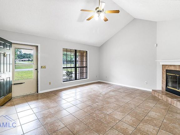 4th image of 825 Sagewood Dr