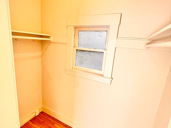 5th image of 1082 Pine St #1