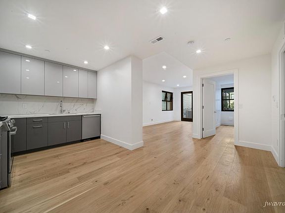2nd image of 1863 Mission St #102