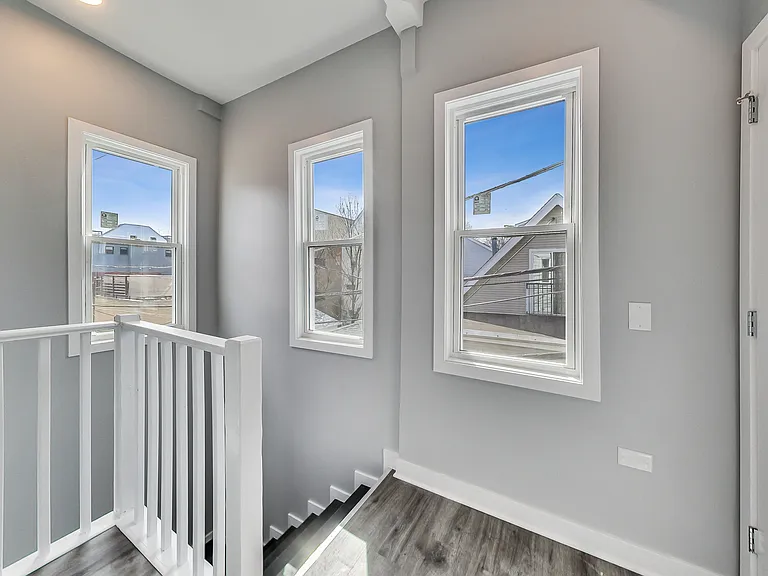 1519 W Henderson St #CH2 — Photo 32