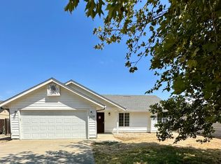 3228 Lyndsey Ln, Anderson, CA 96007