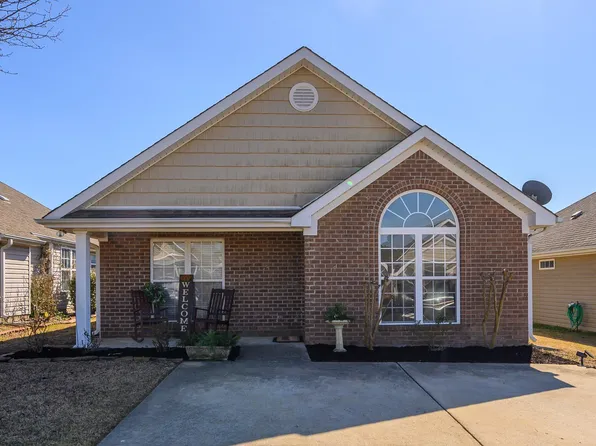 2162 Village Ln, Calera, AL 35040