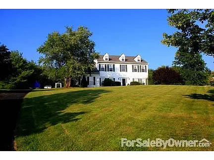 8 Winchester Ave photo 1