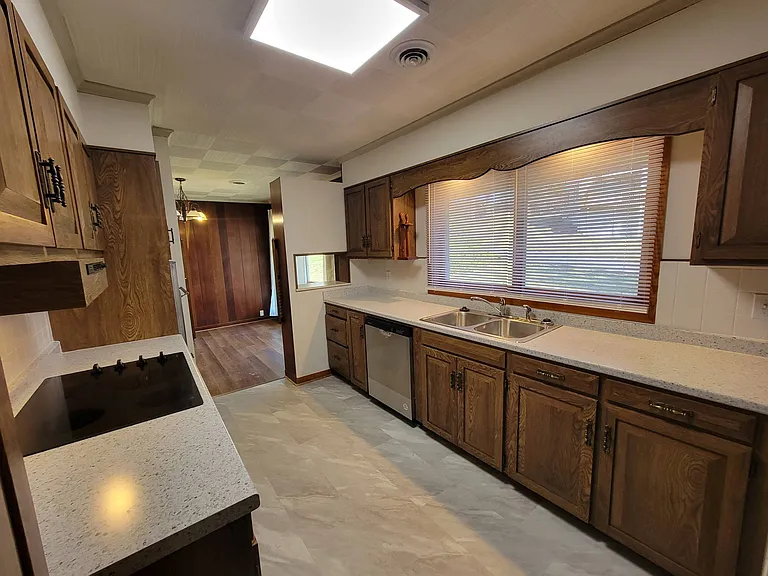 477 Civitan St — Photo 3