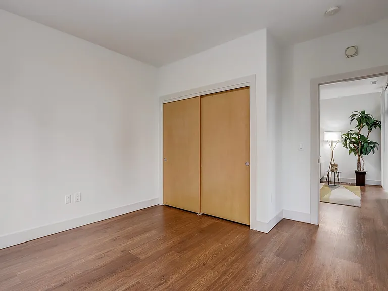 2 Bed / 2 Bath - 1215 SF