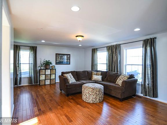2nd image of 11806 Nicholas Dr