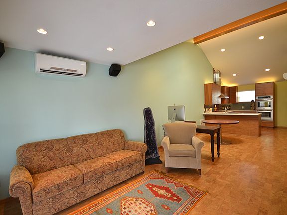 Comfortable, Spacious, Brite