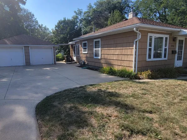 2300 W 9th St, Waterloo, IA 50702