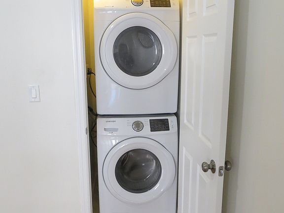 2nd floor Washer/dryer