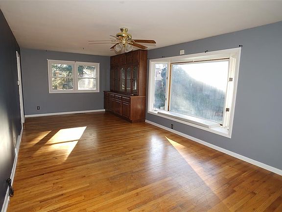 4th image of 412 N Vine St