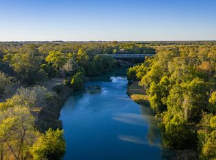 380 Clinton Rd, Cuero, TX 77954