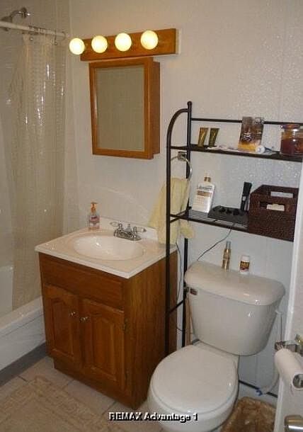 2nd image of 21 Alvarado Ave #2