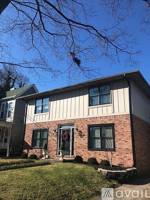 1st image of 165 Walton Ave #B