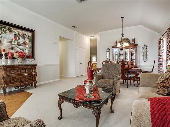 5th image of 601 Everglade Dr