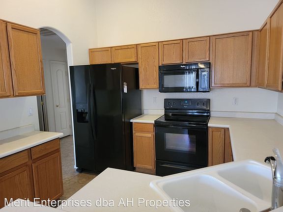 3rd image of 8134 W Clara Ln