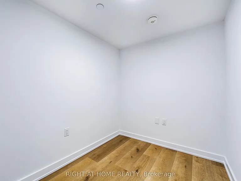 897 College St W #506 — Photo 25