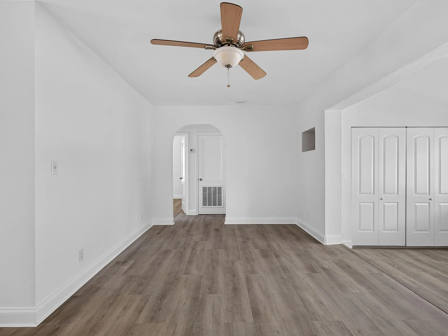2 bed, 1.0 bath, 1135 sqft, $2,850 — Photo 3