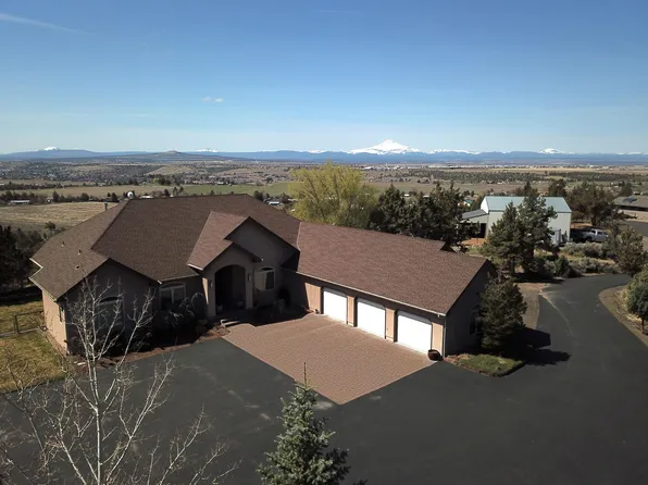 1115 SE Clark Dr, Madras, OR 97741