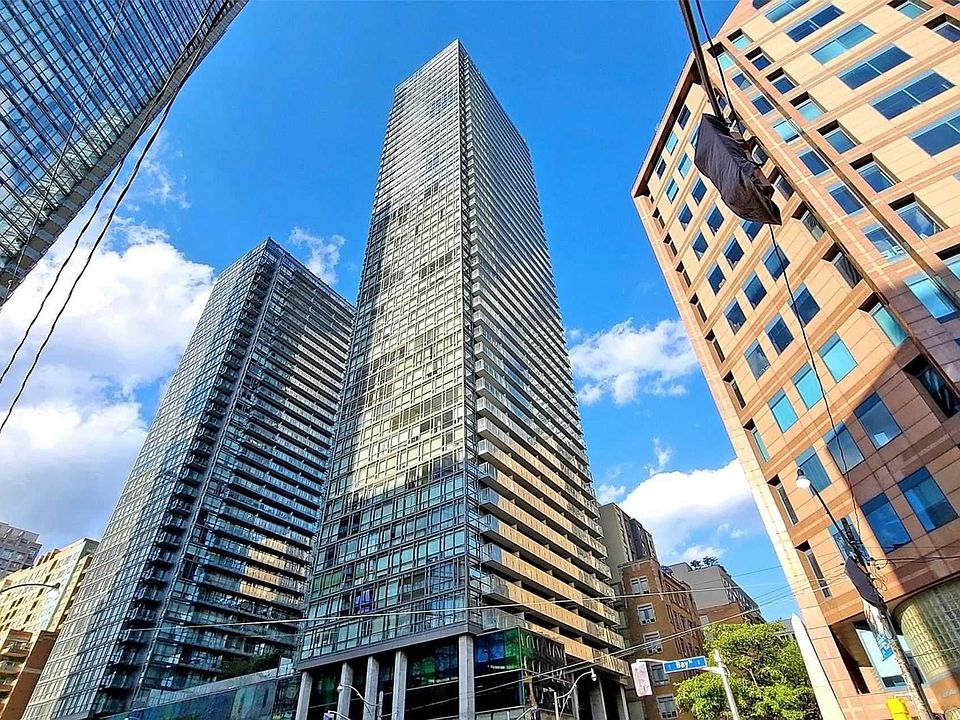1st image of 38 Grenville St #3303