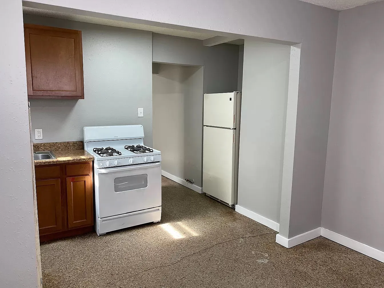 2830 Pauger St — Photo 3