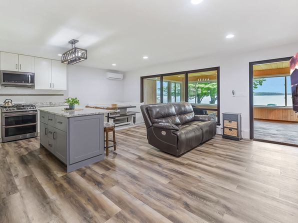 9835 Bonnie Glen Pkwy