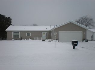 53112 Crystal Pond Dr, Elkhart, IN 46514