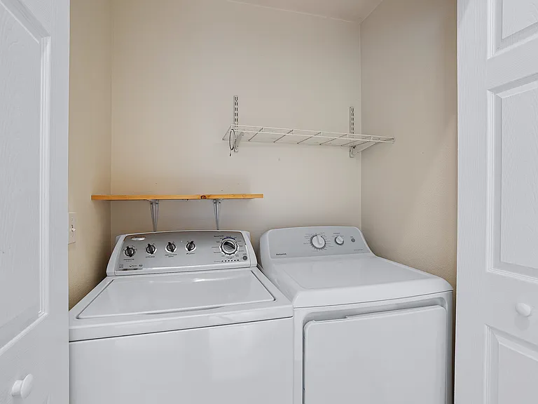 6303 SE Woodstock Blvd #1 — Photo 7
