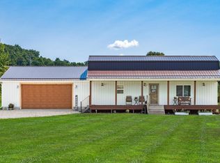 2752 Dragoo Rd, Nashport, OH 43830