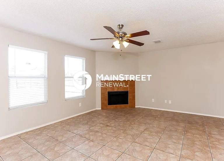 3011 Clemente Dr — Photo 3